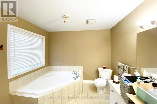 1163 Manchester Road, London, ON - Indoor Photo Showing Bathroom