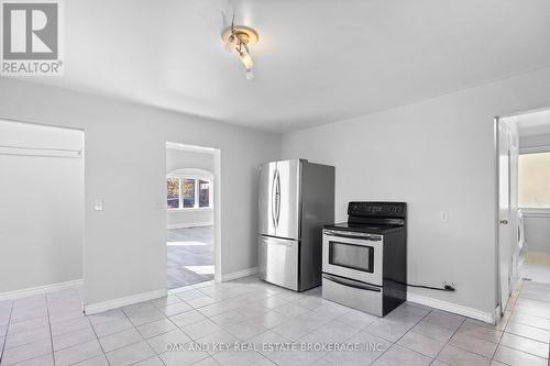 1246 Monmouth Road, Windsor, ON - Indoor Photo Showing Kitchen