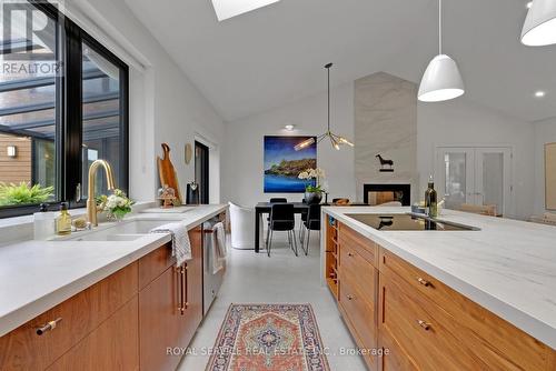 4566 Harwood Road, Hamilton Township, ON - Indoor Photo Showing Kitchen With Double Sink