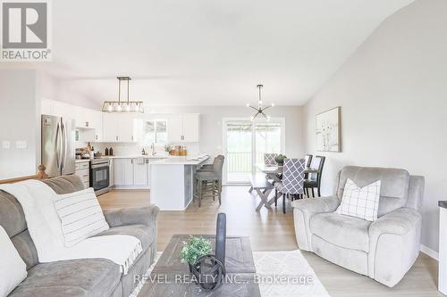 59 O'Reilly Lane, Kawartha Lakes, ON - Indoor Photo Showing Living Room