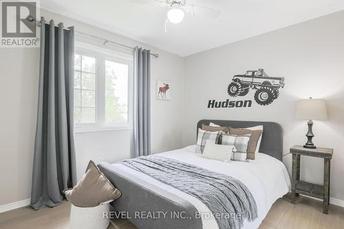 59 O'Reilly Lane, Kawartha Lakes, ON - Indoor Photo Showing Bedroom