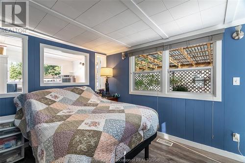 15-22220 Charing Cross Road, Chatham, ON - Indoor Photo Showing Bedroom