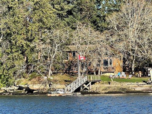 4 Pirates Lane, Protection Island, BC 