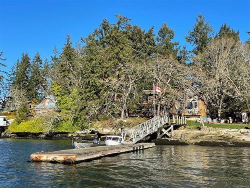 4 Pirates Lane, Protection Island, BC 