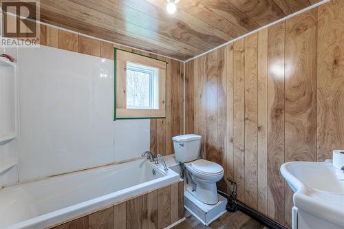 1290 Portugal Cove Road, Portugal Cove-St Philips, NL - Indoor Photo Showing Bathroom