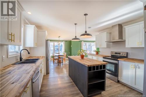 69 Acadie Street, Saint-Antoine, NB - Indoor Photo Showing Kitchen With Double Sink With Upgraded Kitchen