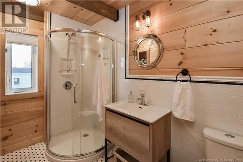 362 Rue De L'Ile Street, Caraquet, NB - Indoor Photo Showing Bathroom