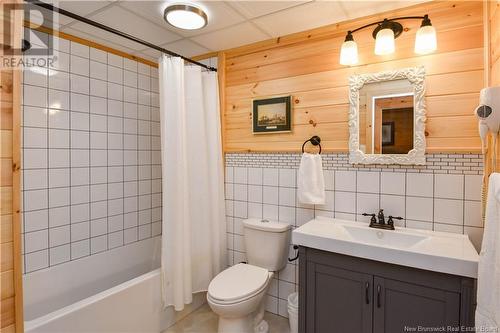 362 Rue De L'Ile Street, Caraquet, NB - Indoor Photo Showing Bathroom