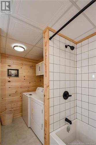 362 Rue De L'Ile Street, Caraquet, NB - Indoor Photo Showing Laundry Room