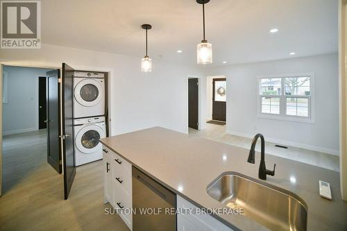 Apartment #1 - 120 Oxford Street, Strathroy-Caradoc (Nw), ON - Indoor Photo Showing Laundry Room