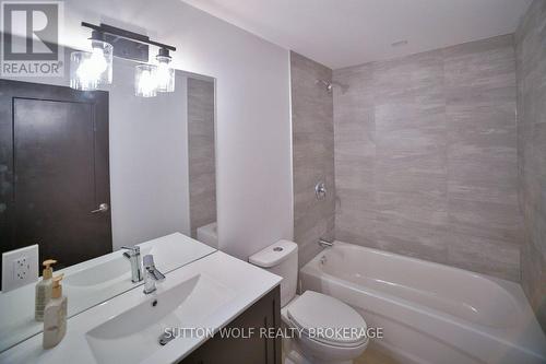 Apartment #2 - 120 Oxford Street, Strathroy-Caradoc (Nw), ON - Indoor Photo Showing Bathroom