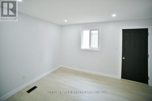 Apartment #1 - 120 Oxford Street, Strathroy-Caradoc (Nw), ON - Indoor Photo Showing Other Room