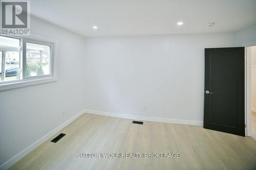 Apartment #1 - 120 Oxford Street, Strathroy-Caradoc (Nw), ON - Indoor Photo Showing Other Room