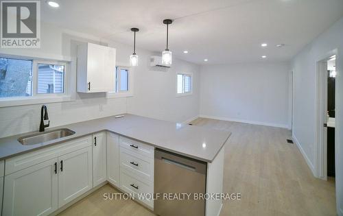 Apartment #2 - 120 Oxford Street, Strathroy-Caradoc (Nw), ON - Indoor Photo Showing Kitchen