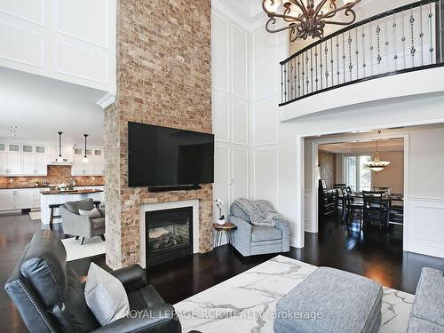 100 Woodland Hills Blvd, Aurora, ON - Indoor Photo Showing Living Room With Fireplace