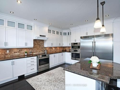 100 Woodland Hills Blvd, Aurora, ON - Indoor Photo Showing Kitchen With Stainless Steel Kitchen With Upgraded Kitchen