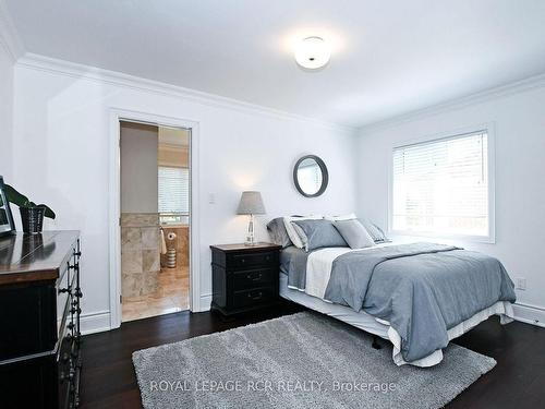 100 Woodland Hills Blvd, Aurora, ON - Indoor Photo Showing Bedroom