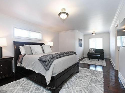 100 Woodland Hills Blvd, Aurora, ON - Indoor Photo Showing Bedroom