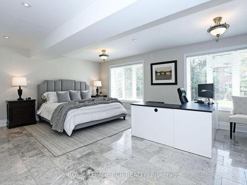 100 Woodland Hills Blvd, Aurora, ON - Indoor Photo Showing Bedroom