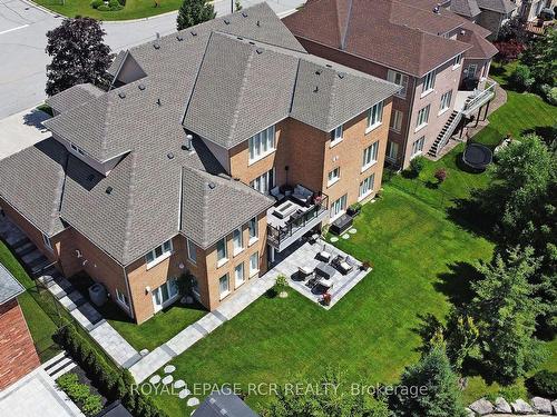 100 Woodland Hills Blvd, Aurora, ON - Outdoor