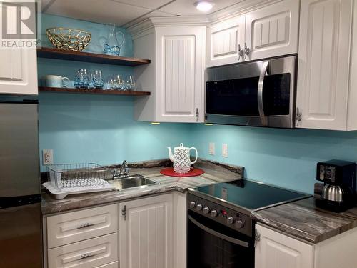 10 Park Drive, Rocky Harbour, NL - Indoor Photo Showing Kitchen