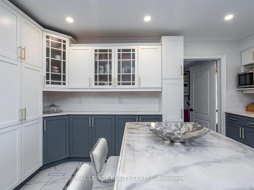 3572 Beechollow Cres, Mississauga, ON - Indoor Photo Showing Kitchen