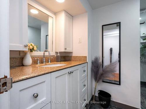 3572 Beechollow Cres, Mississauga, ON - Indoor Photo Showing Bathroom