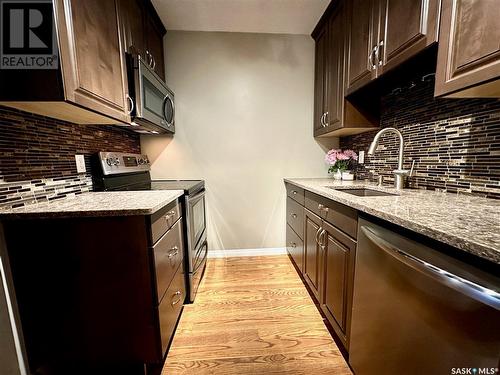 1714 425 115Th Street E, Saskatoon, SK - Indoor Photo Showing Kitchen