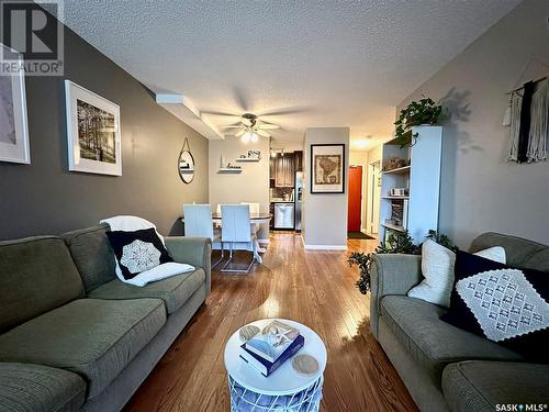 1714 425 115Th Street E, Saskatoon, SK - Indoor Photo Showing Living Room