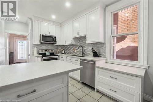 197 Wentworth Street S, Hamilton, ON - Indoor Photo Showing Kitchen With Upgraded Kitchen