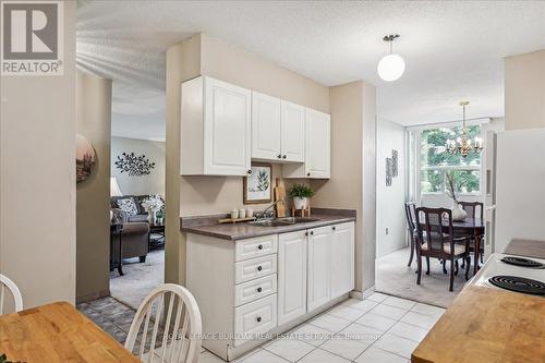 206 - 700 Dynes Road, Burlington, ON - Indoor