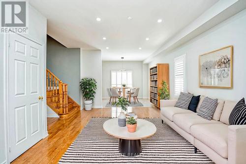 108 Ozner Crescent, Vaughan, ON - Indoor Photo Showing Living Room