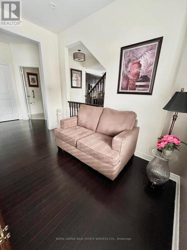 25 Rockman Crescent, Brampton, ON - Indoor Photo Showing Living Room