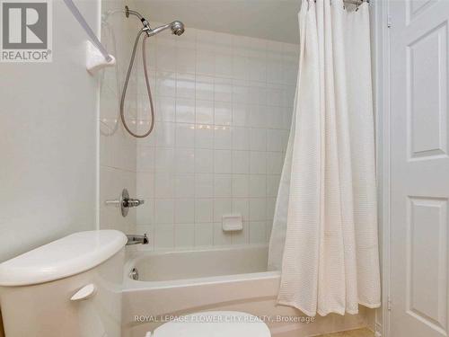 70 - 5035 Oscar Peterson Boulevard, Mississauga, ON - Indoor Photo Showing Bathroom