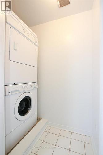 70 - 5035 Oscar Peterson Boulevard, Mississauga, ON - Indoor Photo Showing Laundry Room