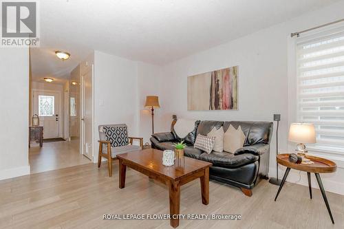 28 - 399 Vodden Street E, Brampton, ON - Indoor Photo Showing Living Room