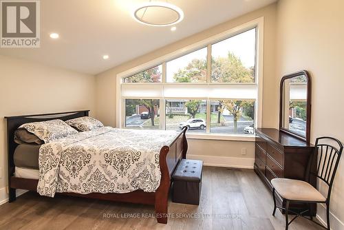 411 Targa Road, Mississauga, ON - Indoor Photo Showing Bedroom