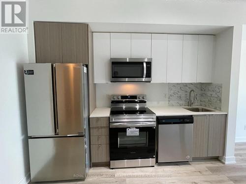 C419 - 5260 Dundas Street, Burlington, ON - Indoor Photo Showing Kitchen