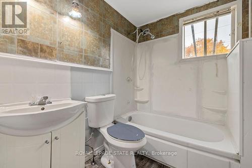 13 Broad Lane, Norfolk, ON - Indoor Photo Showing Bathroom