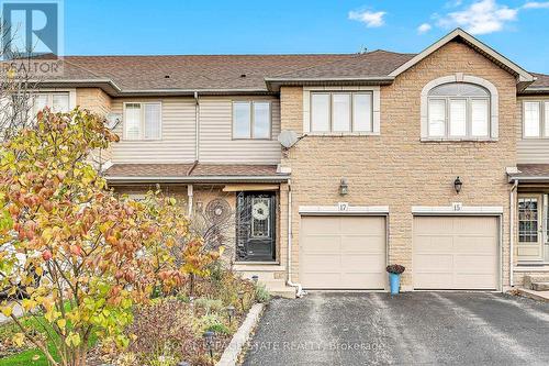 17 Sunters Court, Hamilton, ON - Outdoor