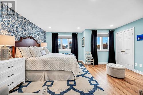 17 Sunters Court, Hamilton, ON - Indoor Photo Showing Bedroom