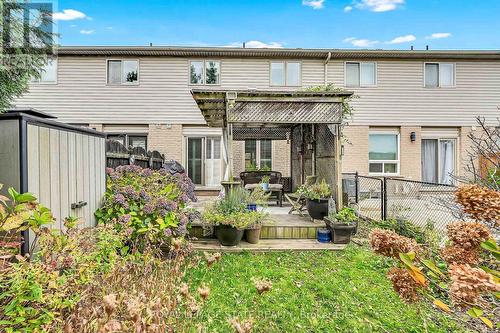 17 Sunters Court, Hamilton, ON - Outdoor With Deck Patio Veranda With Exterior