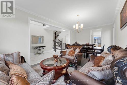 130 Birdie Court, Woodstock, ON - Indoor Photo Showing Living Room