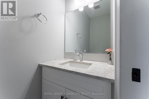 130 Birdie Court, Woodstock, ON - Indoor Photo Showing Bathroom