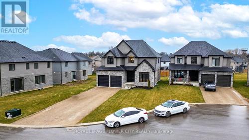 130 Birdie Court, Woodstock, ON - Outdoor With Facade