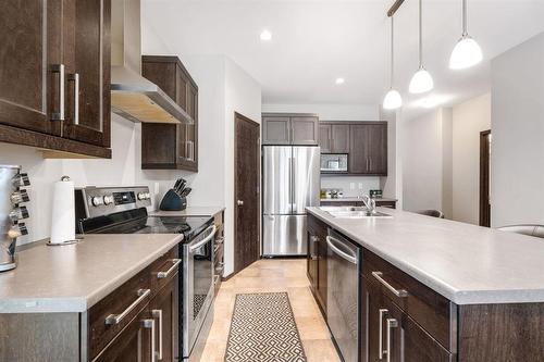 235 Lake Bend Road, Winnipeg, MB - Indoor Photo Showing Kitchen With Stainless Steel Kitchen With Upgraded Kitchen