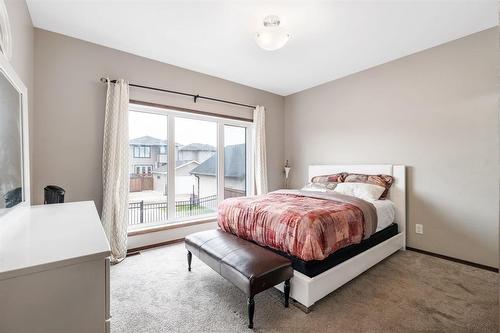 235 Lake Bend Road, Winnipeg, MB - Indoor Photo Showing Bedroom