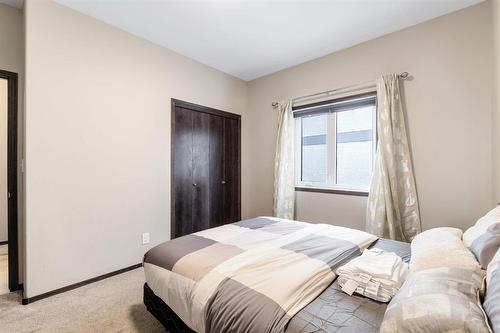 235 Lake Bend Road, Winnipeg, MB - Indoor Photo Showing Bedroom