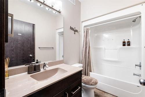 235 Lake Bend Road, Winnipeg, MB - Indoor Photo Showing Bathroom