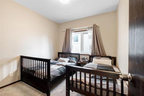 235 Lake Bend Road, Winnipeg, MB - Indoor Photo Showing Bedroom